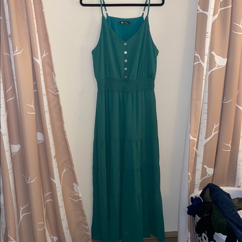 NWOT Green Maxi Dress *SEE DESCRIPTION